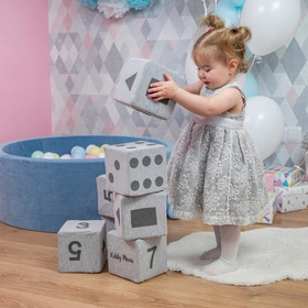 KiddyMoon Miękkie klocki 14cm Zabawka klocki z pianki, jasnoszary druk