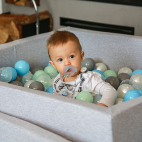 KiddyMoon Suchy basen kwadratowy z piłeczkami 7cm 120x30 Zabawka basen piankowy, jasnoszary: perła-szary-transparent-babyblue-mięta