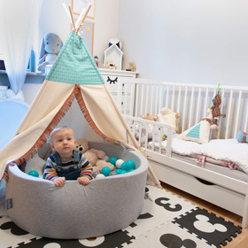 KiddyMoon Suchy basen trójkątny z piłeczkami 7cm Zabawka basen piankowy, jasnoszary: perła-niebieski-babyblue-transparent-srebrny