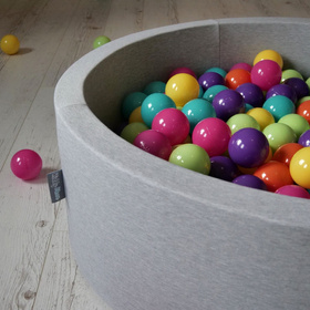 KiddyMoon Suchy basen okrągły z piłeczkami 7cm 120x30 Zabawka basen piankowy, jasnoszary: jasny zielony-żółty-turkus-pomarańcz-ciemny róż-fiolet