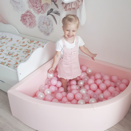 KiddyMoon Suchy basen trójkątny z piłeczkami 7cm Zabawka basen piankowy, jasnoszary: szary-biały-róż
